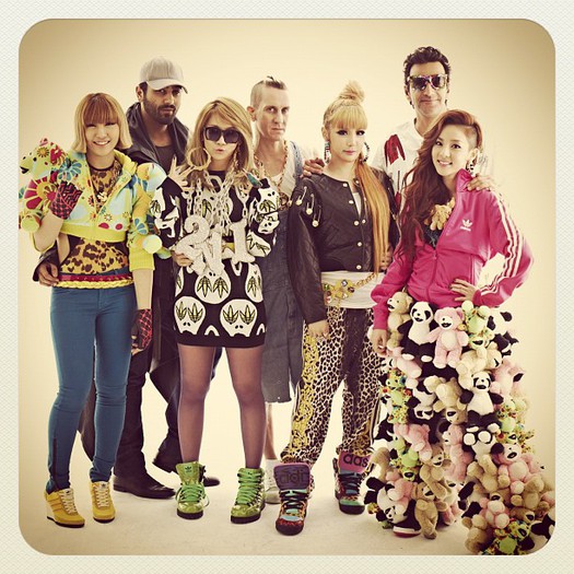 2NE1-Fault-Magazine-Shoot-120824-2ne1-32230068-612-612 - 2ne1 korea 1