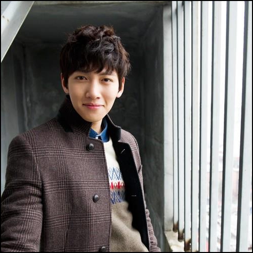 - Ooo..Bora,ce faci ?:) Nu te-am vazut de.. o groaza de timp.;;)