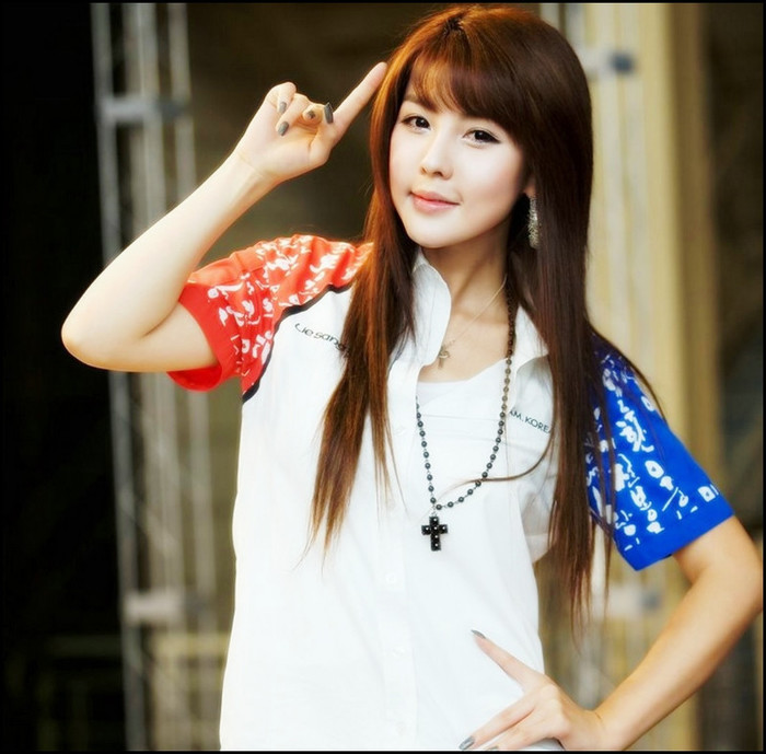 Hello la toti :)) Si...bye ... :-??