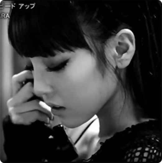 xD .. [ coboara fugind I iese pe usa in fuga ]