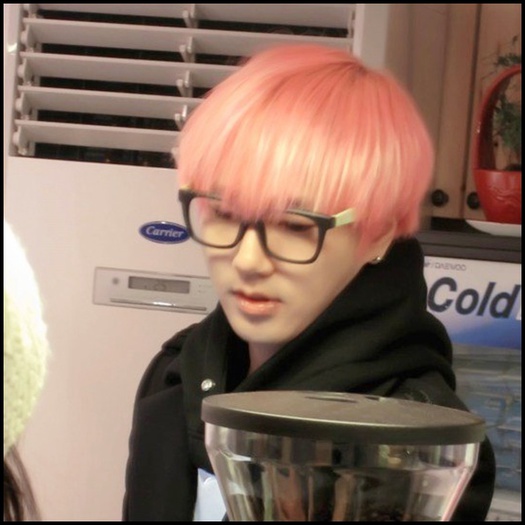 [ duce pungile la bucatarie si pleaca sus ] - Xx Episodul-91 xX