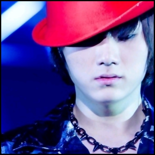 ~ ..Unde e Bora? :| ..Unde e masina? :| ..Vreau s`o vad.. :( ..E imposibil.. ca ea sa..:(. ..