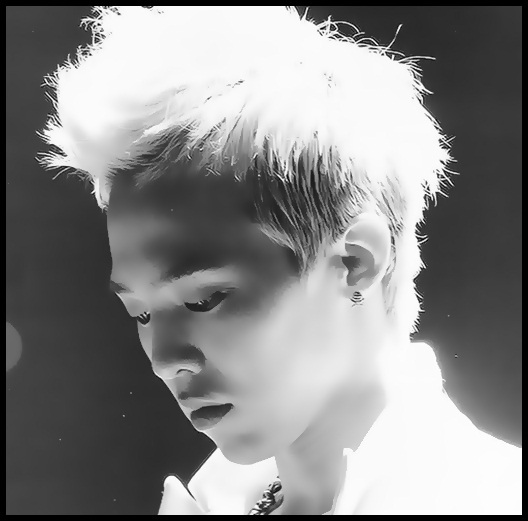 •. ahh..:-< cum..cum sa fii tu in locul ei? Hara..tu gandesti?:| - Xx Episodul-92 xX