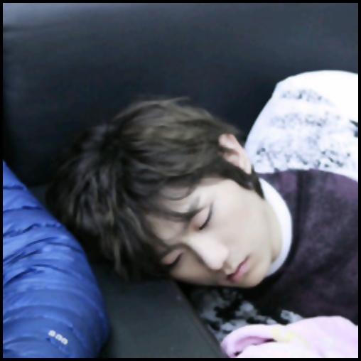 ~ :x ..:) ..|adoarme tinand`o in brate| ..