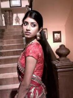 ador sa fiu ca o eroina simpla,inocenta din seriale si filme..