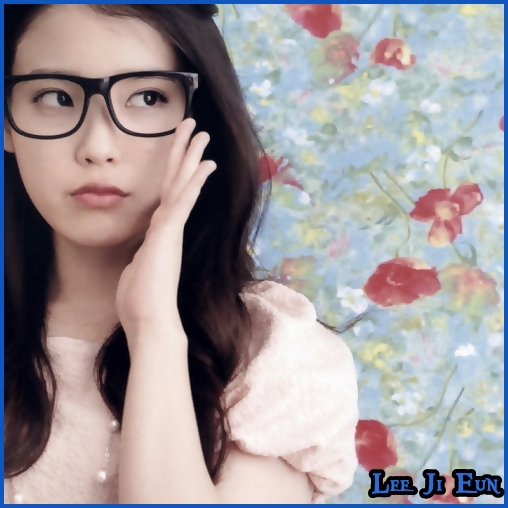 ☻ ..Initialele cuplurilor din casa... ma gandeam ca.. fiecare sa`si puna globuletzzul lui..;;)