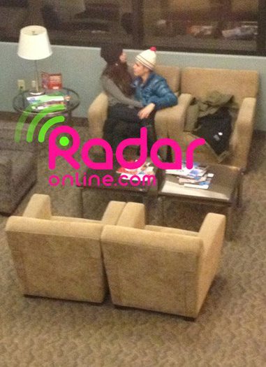  - Selena and Justin Salt Lake City Airport---23 December 2012