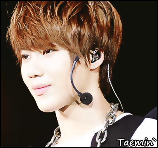 x. Doaa..Ce aveți măi cu săracul băiat? :))*bea*