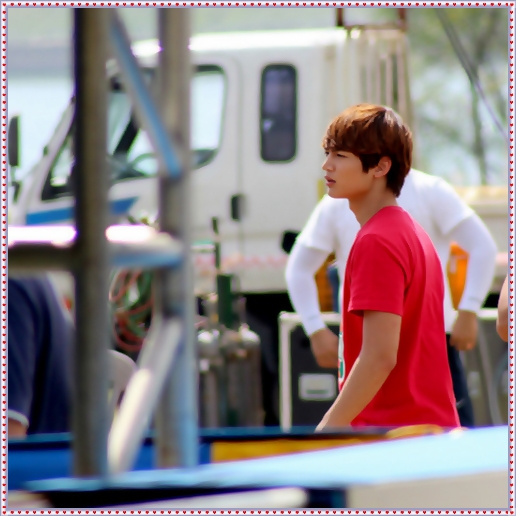 @. Bine.. |fuge sus| ..