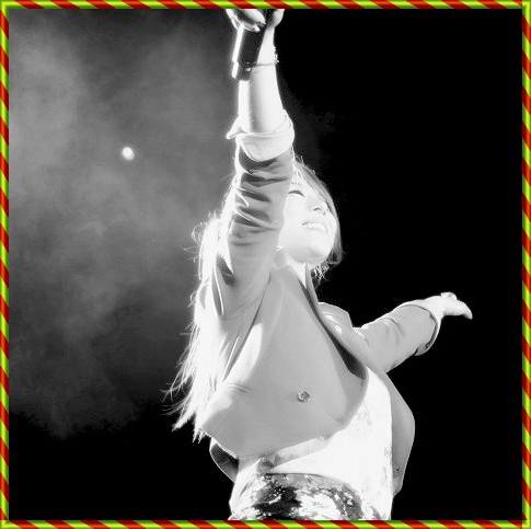 →Pfoai...Sulli...esti ceva de speriat :)) :))