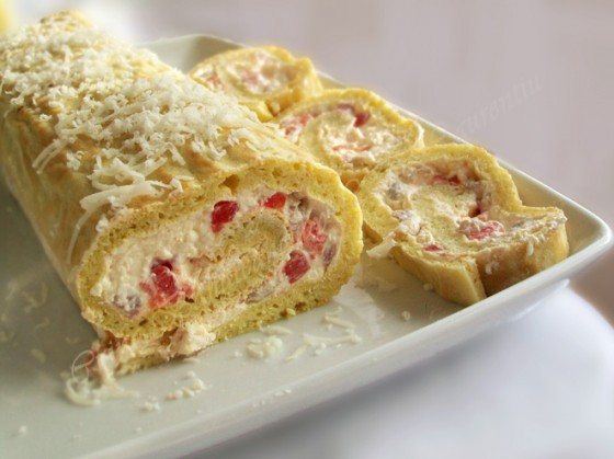rulada-aperitiv-cu-branza-si-sunca-560x419 - Din bucataria meaa