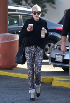 normal_122212leavestarbuckstolucalake003 - Leaving Starbucks with Liam in Toluca Lake California 2012