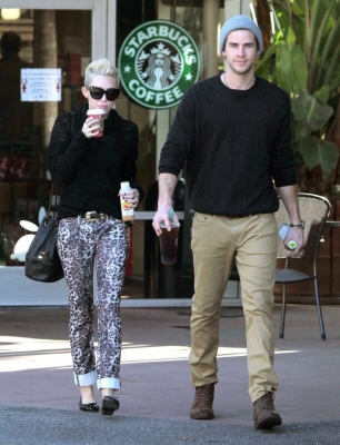 normal_122212leavestarbuckstolucalake009 - Leaving Starbucks with Liam in Toluca Lake California 2012