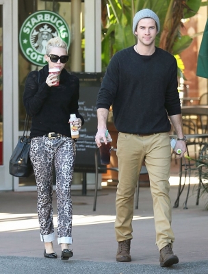 normal_122212leavestarbuckstolucalake017 - Leaving Starbucks with Liam in Toluca Lake California 2012