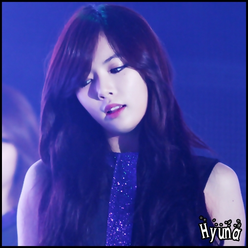 ^.^ ..8-| ...Stiu.. :| ..Eram.. si inca sunt..  adica.. Aseara ai spus sa nu se atinga nimeni de.. - Oo Hyuna I Room Oo