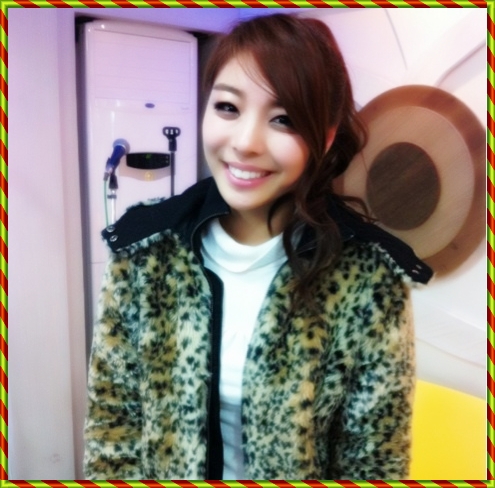 →Mohh...tu nu stii ce i-a facut lui Yesu aseara si mai inainte :-l :)) Ehh...e si inger..dar :-" - Xx Episodul-97 xX