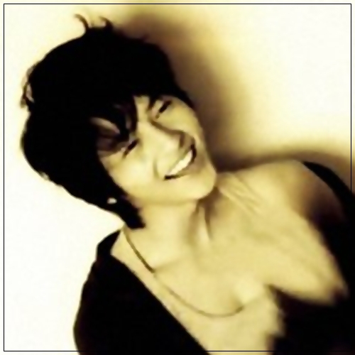 ;- Eee.. nici eu nu pot sa nu pacatuiesc.:)).|se uita la tel|..:|..Yesuu.:))