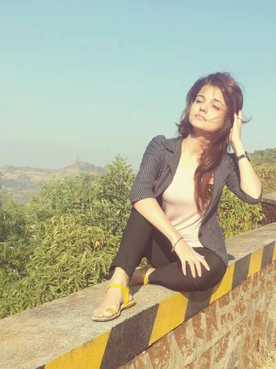 307575_236110456522287_519909776_n - Rubina Dilaik