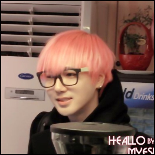 - Craciun fericit si tie :)..|duce cana la bucatarie;pleaca sus |