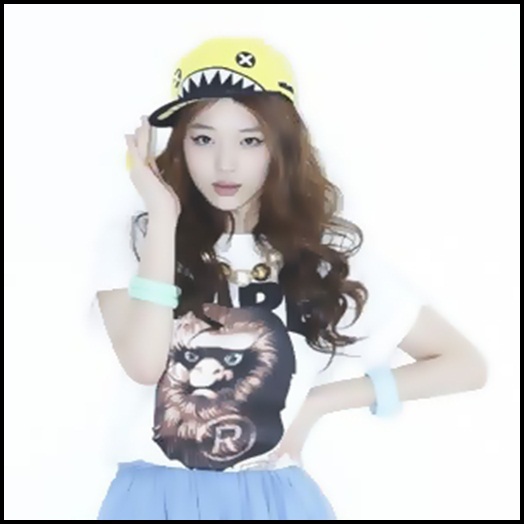 - N-ai tu de unde sa stii asta..Abia te-ai mutat :P Apropo..Care vine la nunta? :>