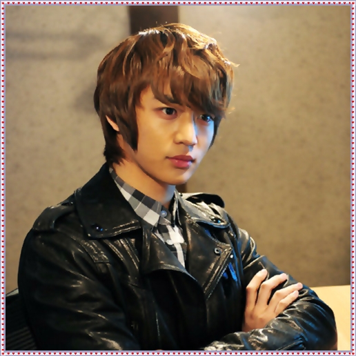 @. ..Se baga si BOA.. 8-| ..Am spus eu ca s`a luat acum? :| ..cand am spus asta? Cumpara`ti aparat..