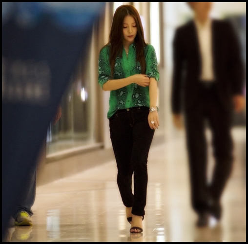 In fine...:| Sulli...vezi ce faci tu,da? :-< Bye..:| [pleaca sus] - Xx Episodul-99 xX