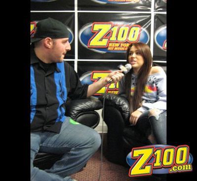normal_6 - Talking to JJ at Z100 New York Backstage on Tour 2009