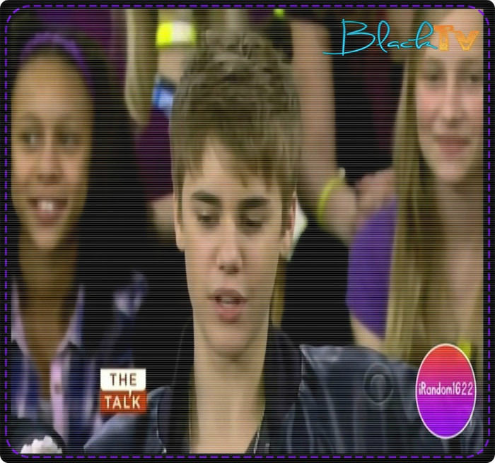 - Dar arzi, esti alba la fata. Vrei sa chem un doctor?