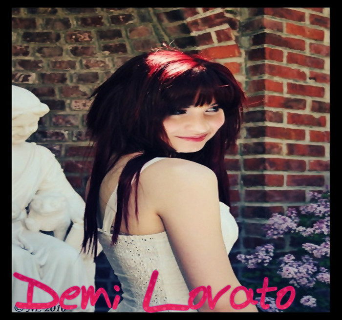 [in gand: - Vaii` ce dragut e!``]