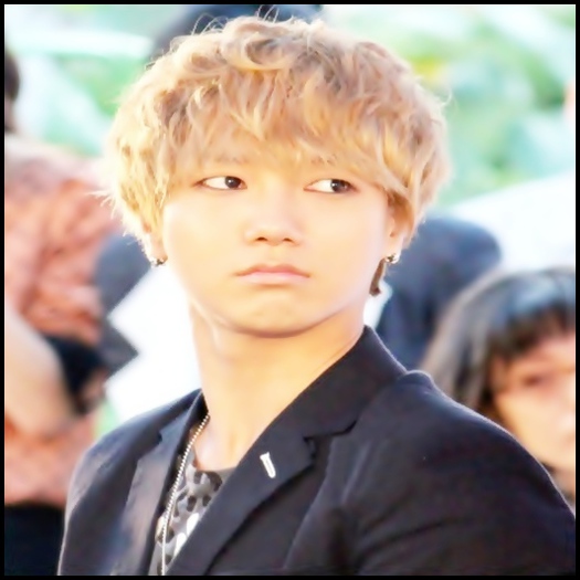 - o.O...Eu..ma duc sus :-s :|...| pleaca|