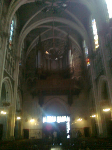 LOURDES (58); orga mare
