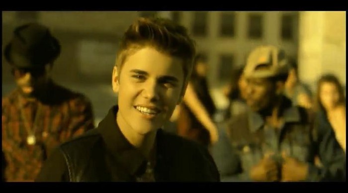 Parca ti-am zis sa o lasi in pace!!!:@