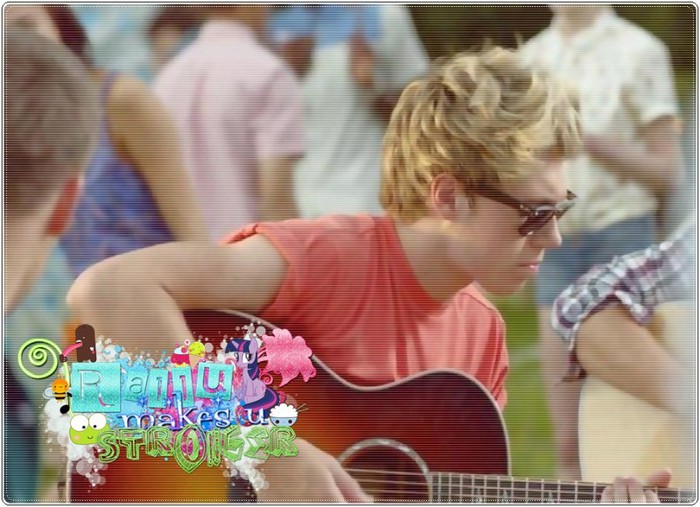 __. Mno .. tu ești :o3 :w * kiss pe năsuc =) *
