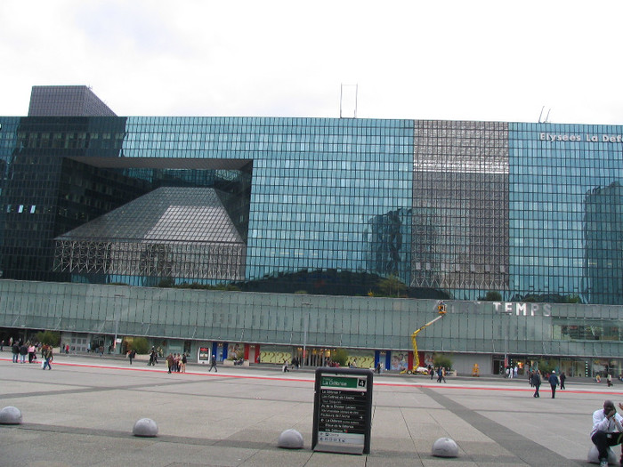 Franta Paris Defense -13