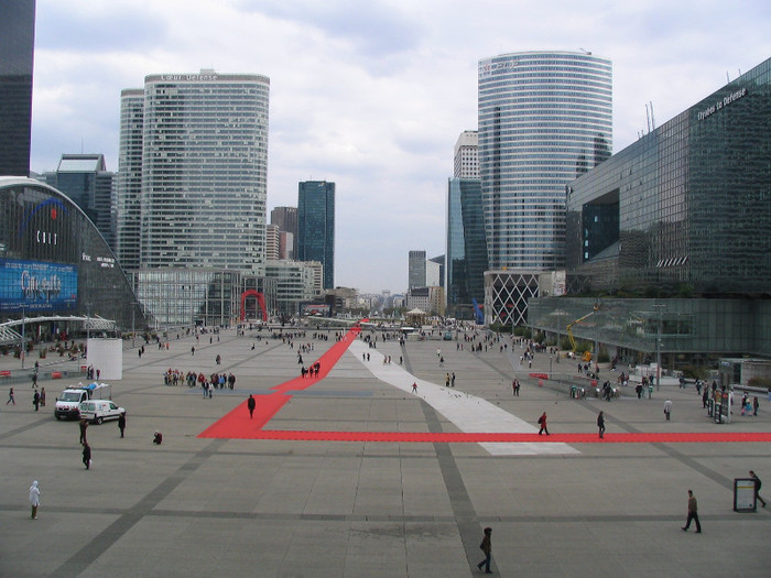 Franta Paris Defense -19 - Prin Europa