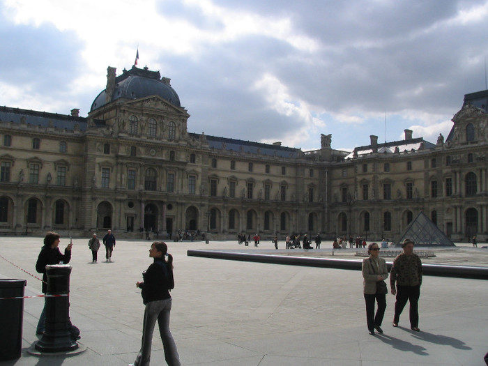 Franta Paris Louvre -04 - Prin Europa