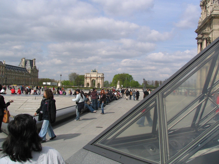 Franta Paris Louvre -09
