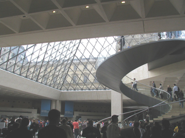 Franta Paris Louvre -12