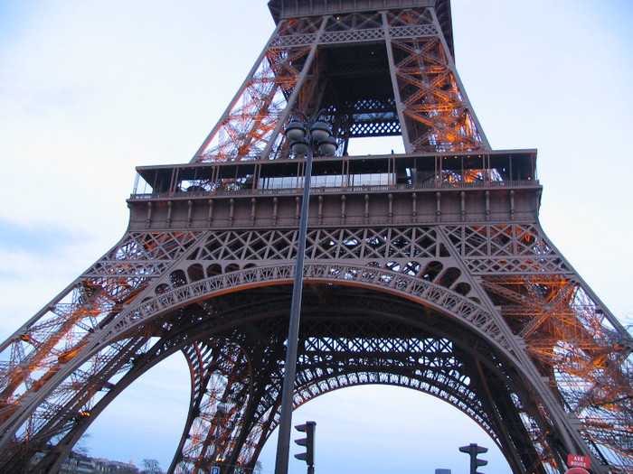 Franta Paris Turnul Eiffel -08