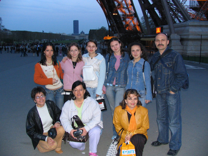Franta Paris Turnul Eiffel -09