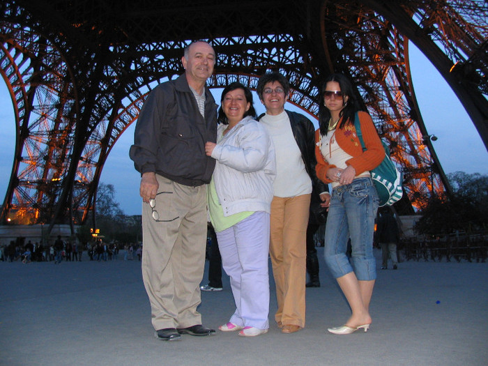 Franta Paris Turnul Eiffel -11