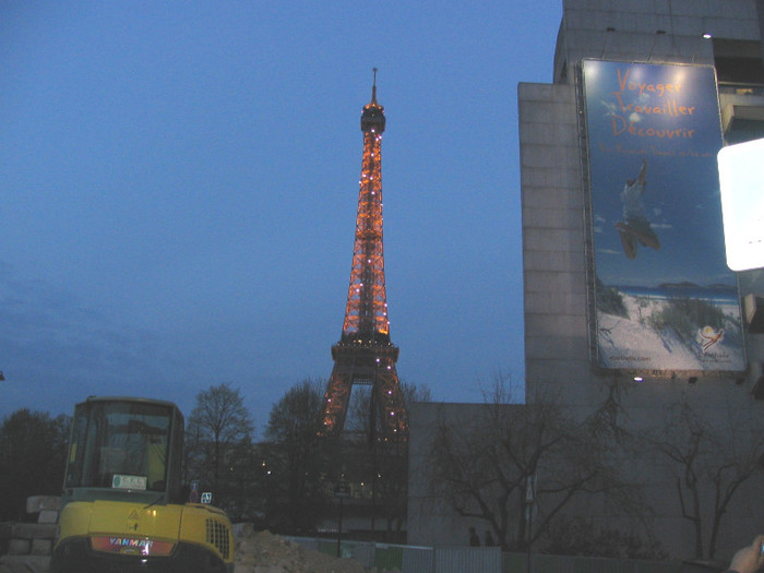 Franta Paris Turnul Eiffel -12