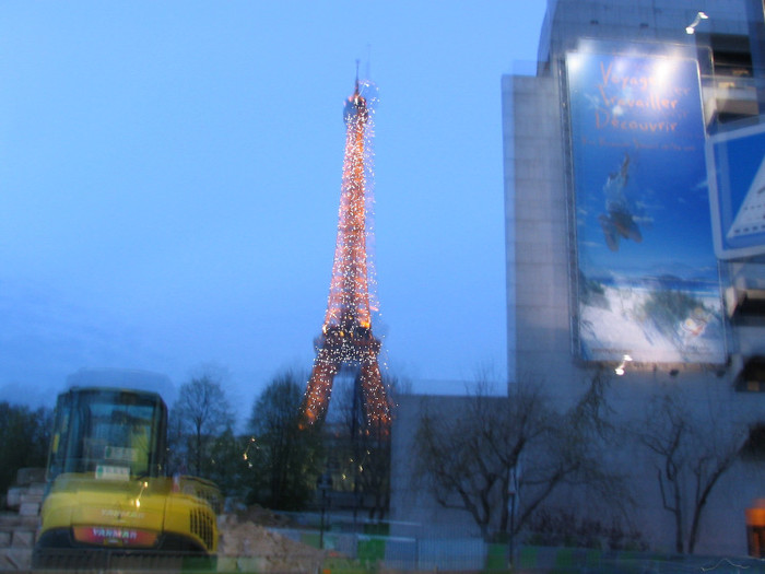 Franta Paris Turnul Eiffel -13