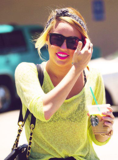 miley-cyrus-710584l - miley cyrus