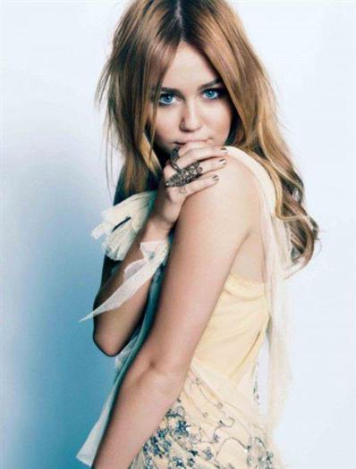 miley-cyrus-748473l - miley cyrus