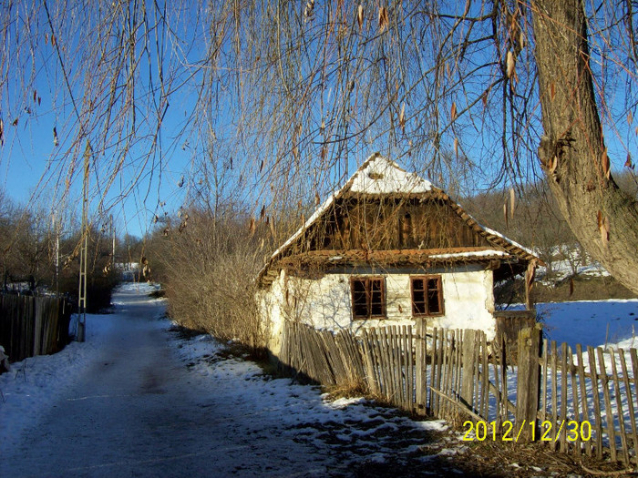 100_3762..fosta casa muzeu,folclorist Gh. Cernea .. - IARNA DE BASM LA PALOS ARDEAL