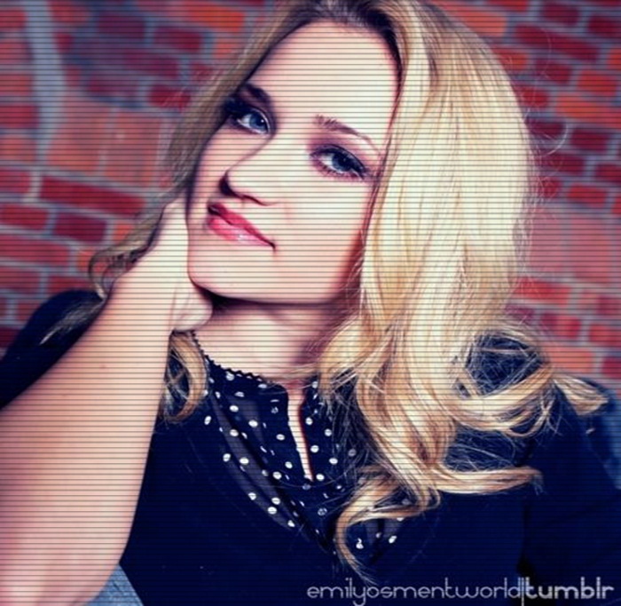 ╠ ˡᵉᵗᵗᶤᵉʰ ╣→ . # îl trage la nivelul ei şi-l sărută uşor . - huh - emm owns HER private room