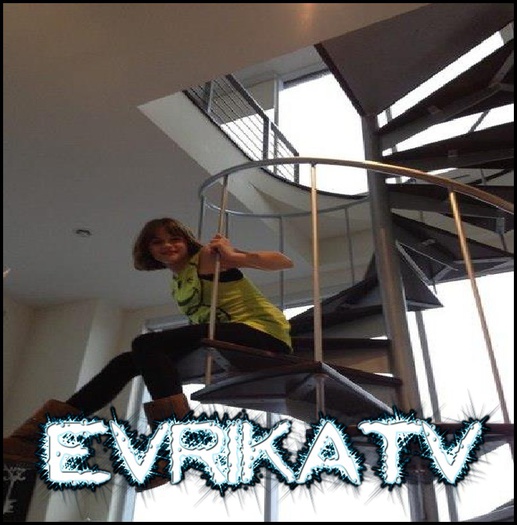 - nu deschidem la colindatori ^^ =))))))