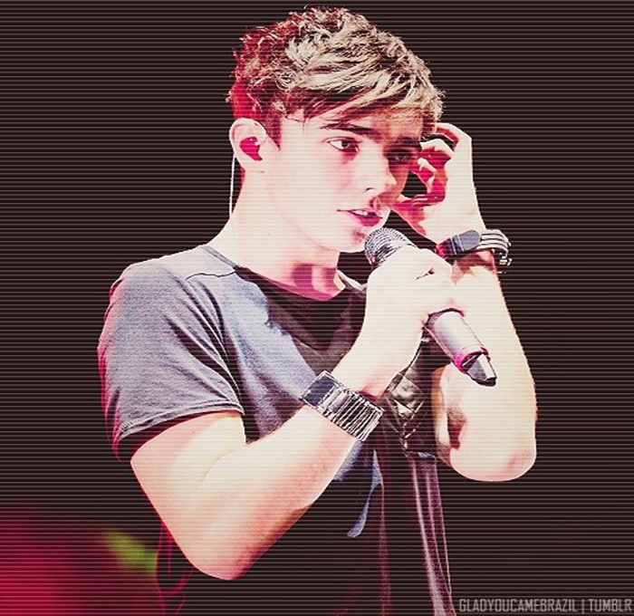 ; # cade cu ei.