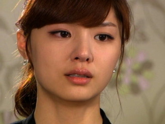 Un minut..[merge si ii ia si  pe Dara si ep Yesung ] !